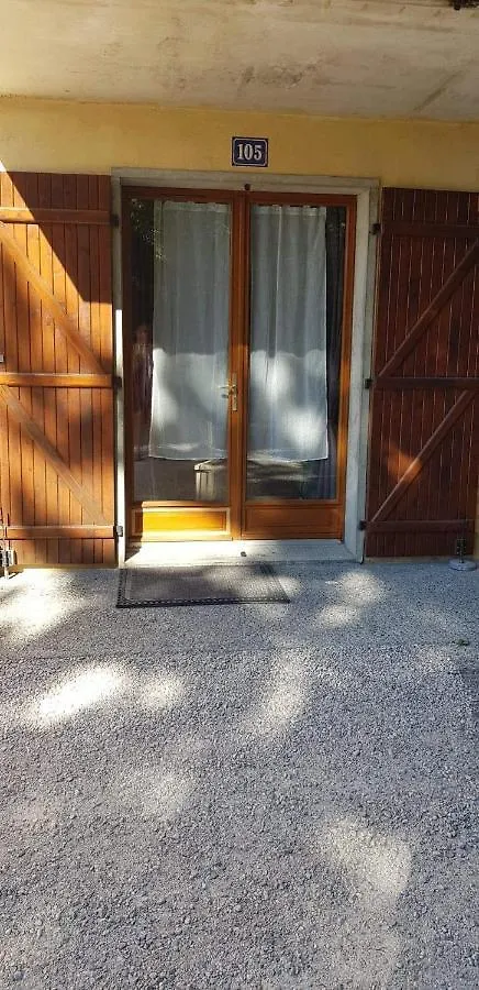 Joli Appartement De 30 M2 En Rdc Bassens