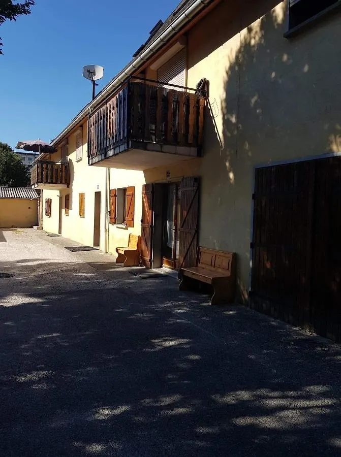 Joli Appartement De 30 M2 En Rdc Bassens  Bassens (Savoie)